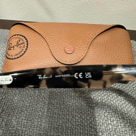 Ray-Ban Wayfarer Way- Sunglasses with Case - Picture 7 of 10